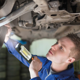 Žibintuvėlis įkraunamas nešiojamas su magnetu ir kabliu 3W COB + 6LED