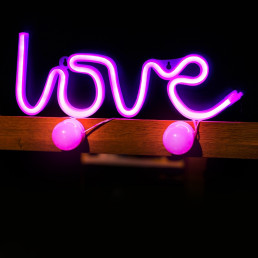 LED NEON dekoracija LOVE, rožinė, 5V USB/ 3xAA