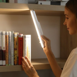 Įkraunamas šviestuvas pakabinamas po lentyna 5W 1800mAh, šviesos srautas ≥100lm